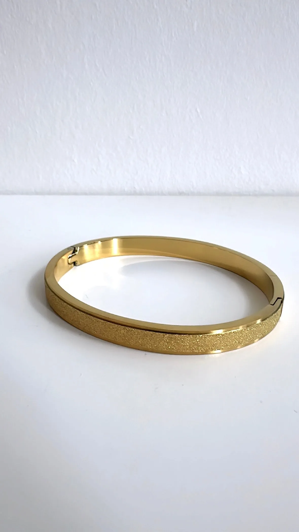 Belle - Gold Bangle Bracelet