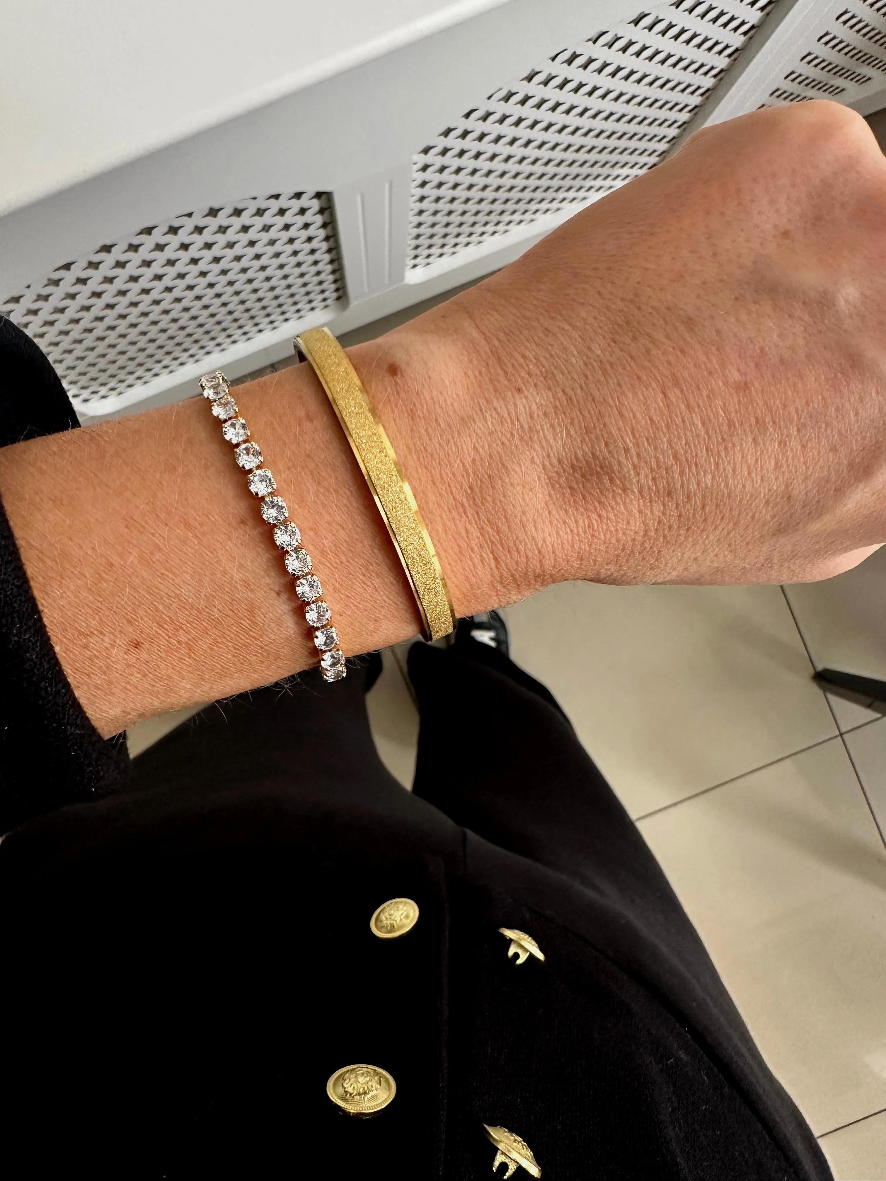 Belle - Gold Bangle Bracelet