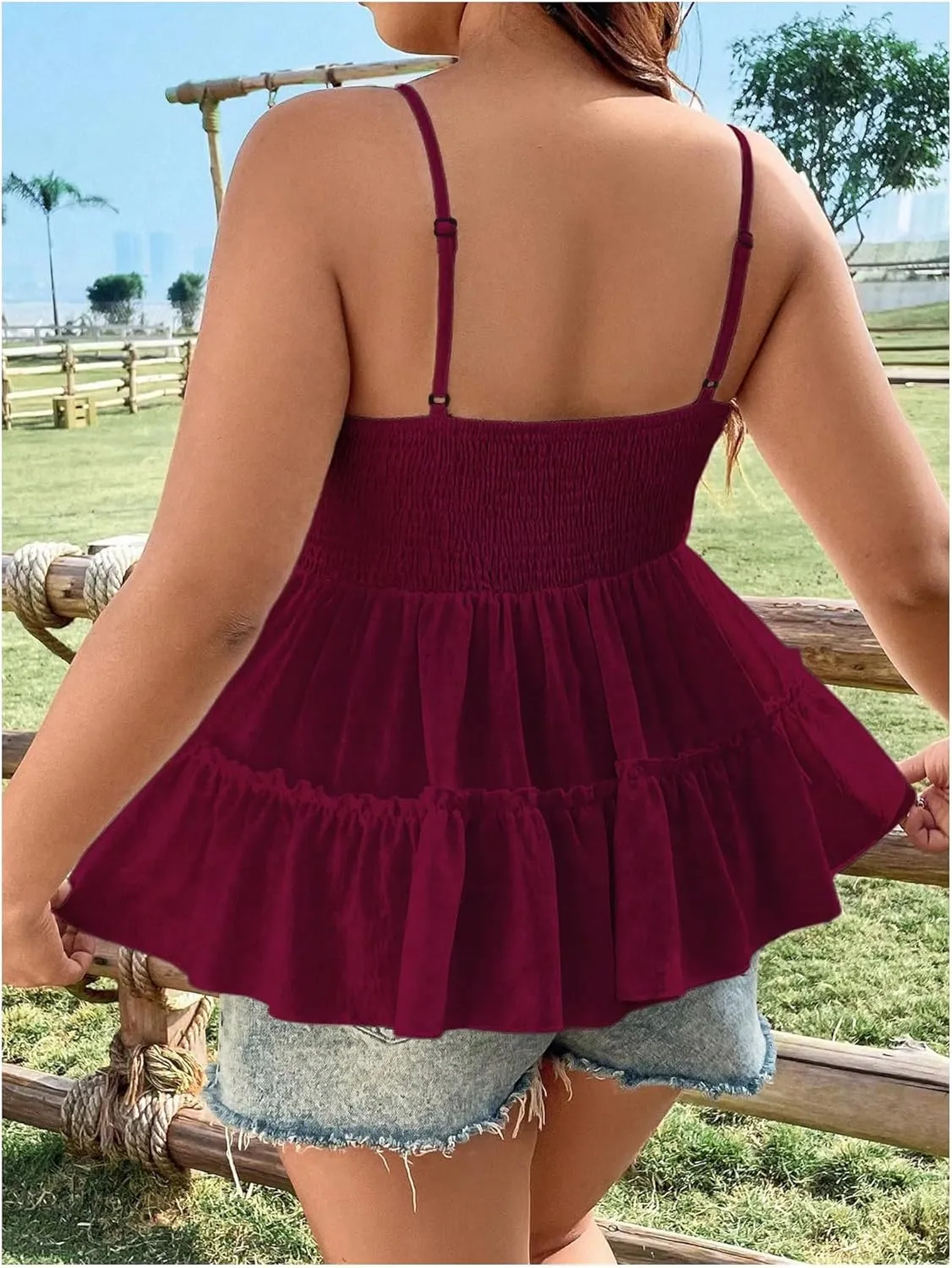 Floerns Women's Plus Size Ruffle Hem Camisole Lace Trim V Neck Shirred Cami Tops