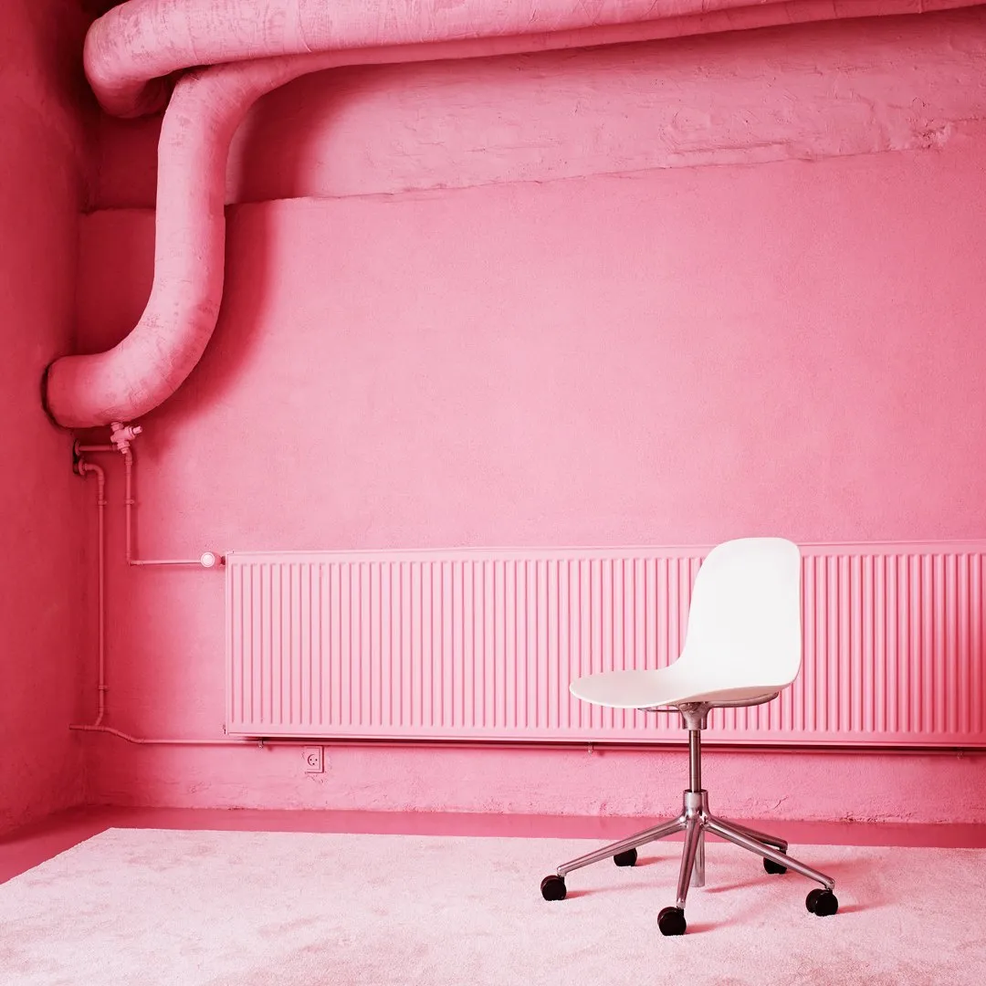 Form Chair - 5W Swivel Base w/ Gaslift