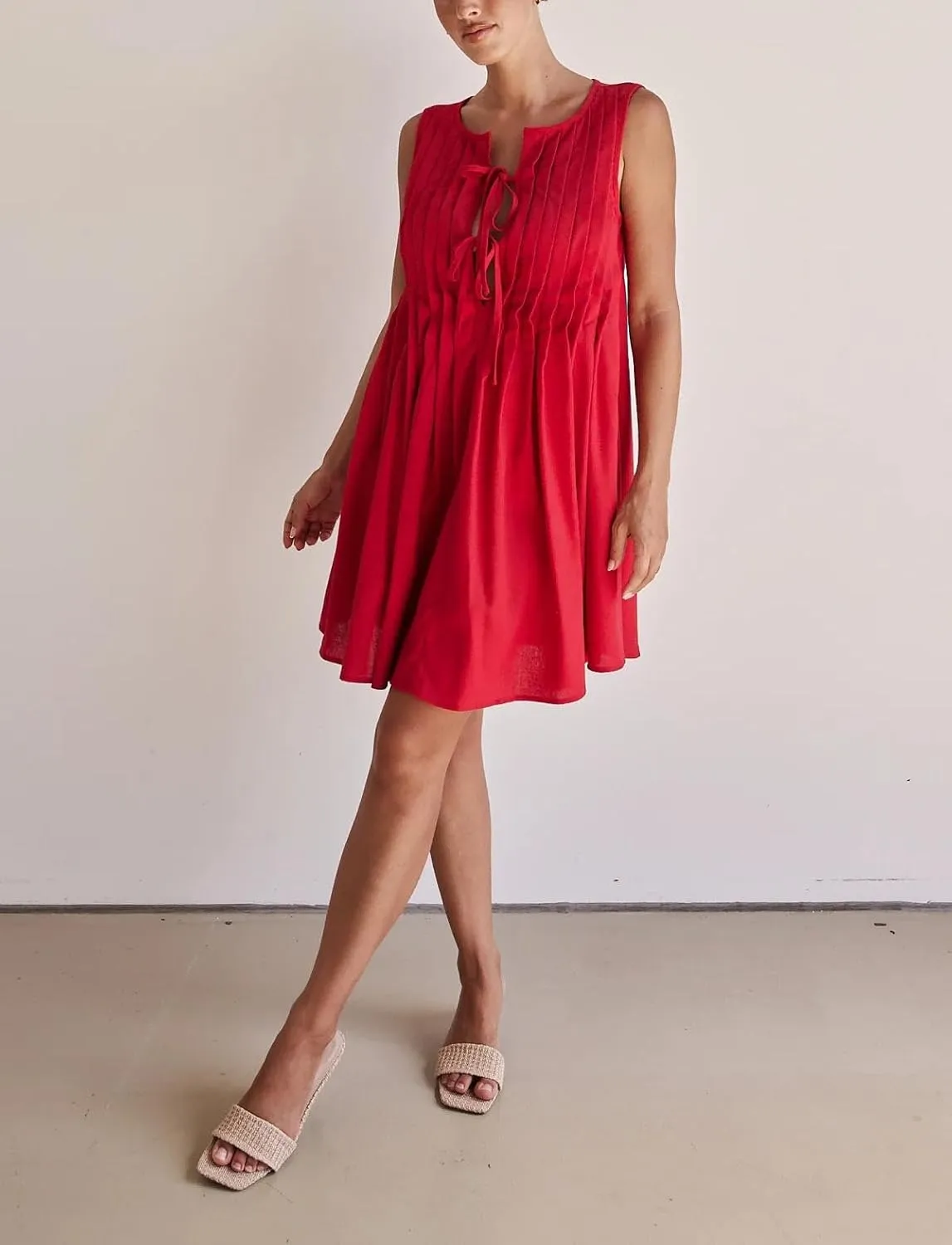 yoeasy Women's V Neck Sleeveless Mini Dress Tie Front Casual Loose Summer Pleated Swing Flowy Sundress