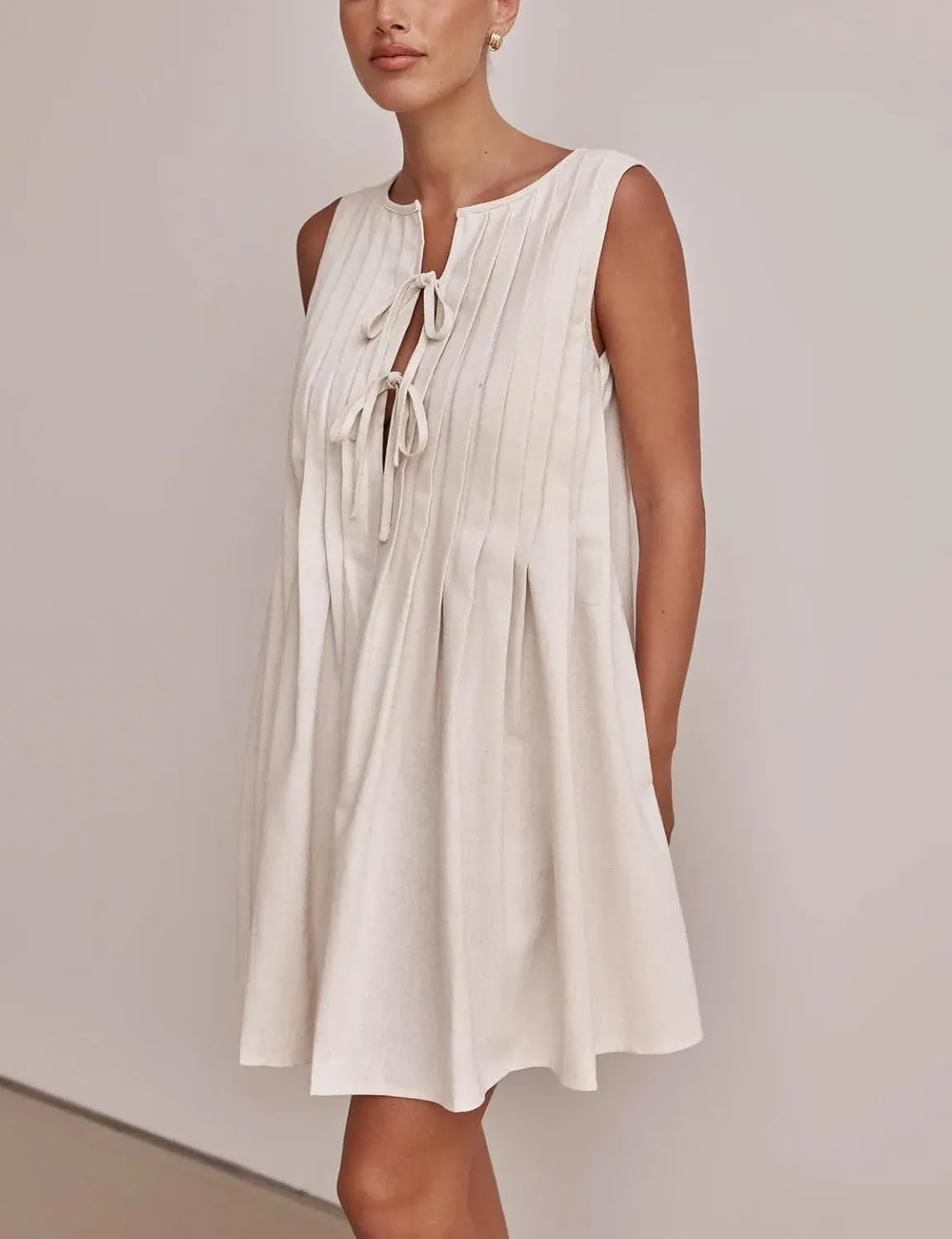 yoeasy Women's V Neck Sleeveless Mini Dress Tie Front Casual Loose Summer Pleated Swing Flowy Sundress